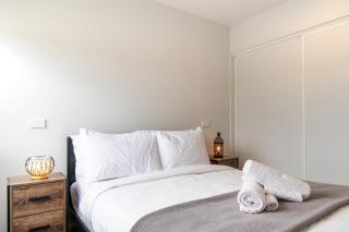 2-Bedroom Townhouse Opposite The Palms with Carpark - 5