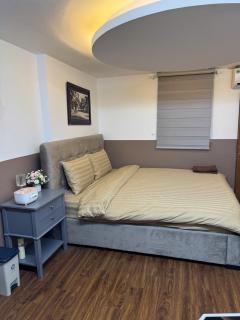 Morden Apt 6Br Old Quater - 3