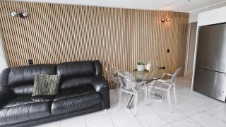 Beachside Ocean View 1-Bedroom Apartment Central Surfers - 6