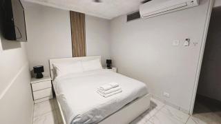 Beachside Ocean View 1-Bedroom Apartment Central Surfers - 8