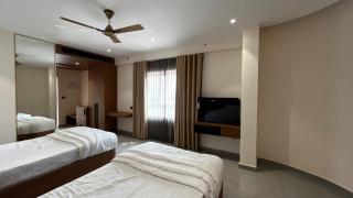 Cloud Nine Hotel - Kuthuparamba - 1