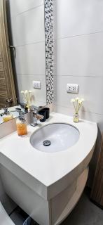 "Oceanfront 3BR, Home Office, Pool, Gym, Sauna, BBQ, Fast Wifi, Play area and Free Parking" - 4