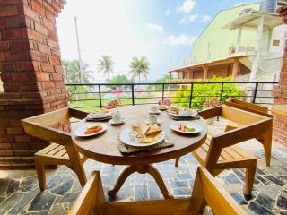 Lushy Glorious Hotel - 4