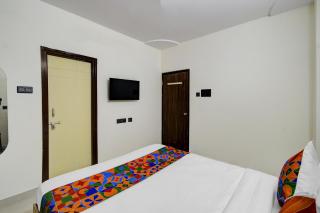 FabHotel High Rise Kokapet - 5