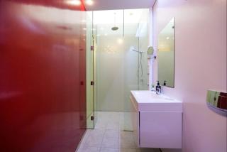 57 6BR Perth Highgate Stay Near HBF Gated Parking - 4