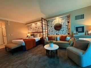 Balcony Full Strip View Suite MGM Signature FREE VALET - 2