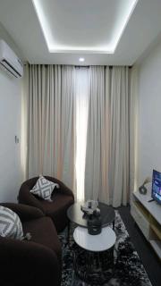 Crowned Comfort 2BR Terrace Duplex Pool & Gym - 7