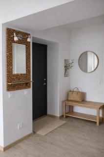 Cozy apartment near hiking trails - 3