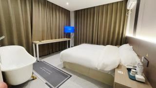 ChuYue Hotel-Xiangyang East Station Branch - 5