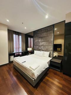 KLcc suites by city KL - 6