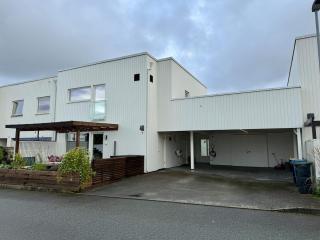 House with 4 bedrooms and double carport - 6