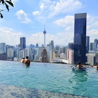 Infinity pool luxury Apartment Axon - 4