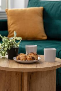 Bright & Cozy Apartment with Garden and Parking by Noclegi Renters - 2