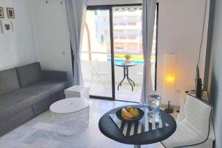 Torremolinos: Quiet 1bedroom with pool & sea views - 9