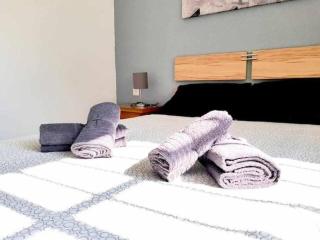 Torremolinos: Quiet 1bedroom with pool & sea views - 2