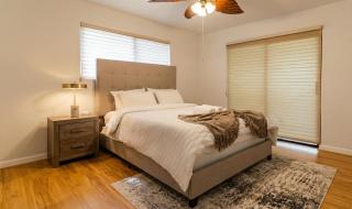 Charming 2BR Waterfront House - 9