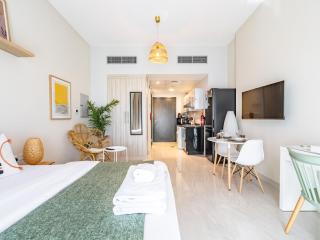 Charming Studio Escape With Unobstructed City View - 4