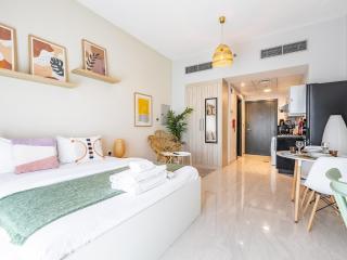 Charming Studio Escape With Unobstructed City View - 9