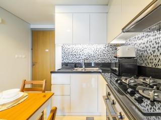 Modern and Cozy Condo With Unobstructed City Views - Dubai - 3