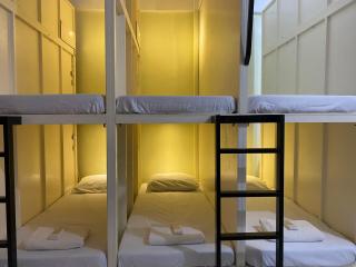 B2 Capsule Sleep Pods - 8