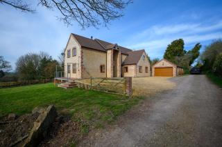 5-Bed Holiday Home with Hot Tub near Shrewsbury - 6