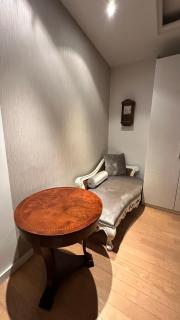 Bonnie's Stylsih 2BR Home near the Palace - 3