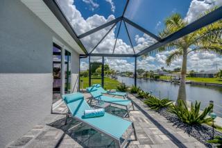 CoralVilla Endless Summer - with pool, spa, SUP, canoes, games, boat dock - 1