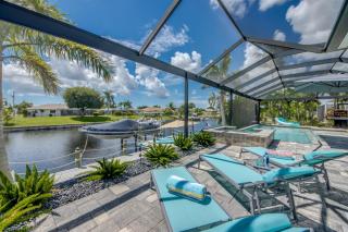 CoralVilla Endless Summer - with pool, spa, SUP, canoes, games, boat dock - 2