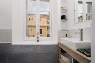 Ella Hestia Apartment -Steps from Spianada! - 5