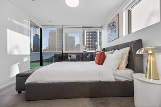 Spacious 3BR Melbourne CBD Pool Tennis and Parking - 5