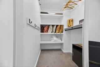 Spacious 3BR Melbourne CBD Pool Tennis and Parking - 6