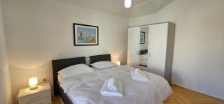 Spacious seaview apt, 250m to beach, 4km to Trogir - Apt Una - 1