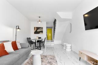 Violetta Gardens 3bdr Modern House by VICHY Holidays - 3