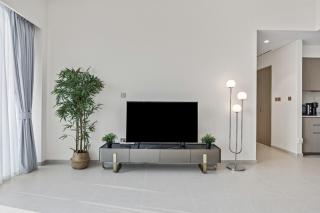 Luxury 2BR at Signature Grande - Next to Dubai Mall & Burj Khalifa - 1