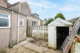 Spacious 3BR Home w Terrace - Ideal for Groups - 4