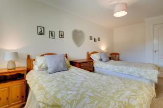 2 Bed in Clifton Court oc-fl24 - 6