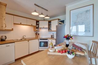 2 Bed in Clifton Court oc-fl24 - 5