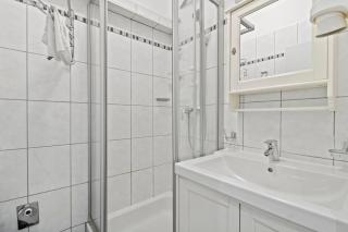 Stylish 2BR Sleeps 6 - 5 min to U2 Taborstraße - Augarten and Danube Canal - 6