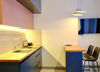 1BR Apt with Modern Comfort & Balcony - by Wehost - 8