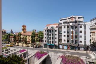 Yellow Sun Studio - Cozy Stay in Central Funchal - 3