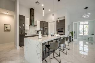 CoralVilla Suntastic - luxurious, new villa with pool & spa, outdoor kitchen - 7