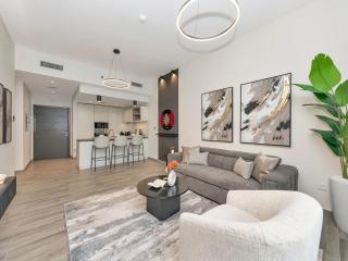 Royal Vista - 1BR with Darts Wall at Belgravia Square JVC - 3