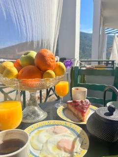 Το σπίτι της μέλισσας 1 - 2