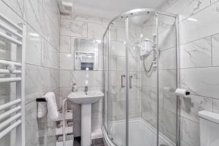 Rose Cottage- 2 Bedrooms with Parking! - 2