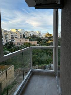 Premium 1BR Apartment in St Julians with Balconies - 5