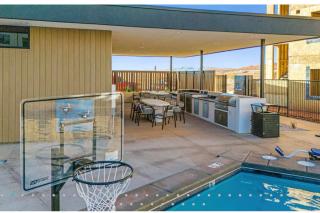 485 Rooftop Hot Tub - Sleeps 24 - 3