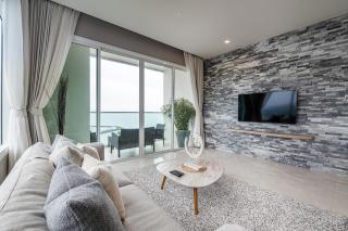 White Sands Beachfront l 2BR Condo with Ocean View - 6