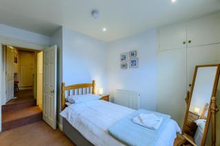 3 Bed in Whitby oc-w070 - 1