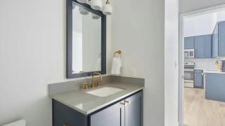 Sleeps 26 Steps to French Quarter • Entire Floor The Harlequin by AvantStay - 2