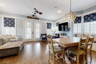 Spacious Home with Private Pool dog-friendly 2 Blocks to Beach - 3